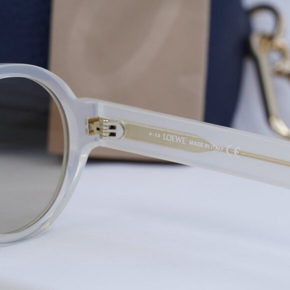 Loewe LW40020I 21E Round Sunglasses – Translucent White\\ Brown main image 8